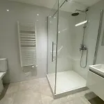 Spacieux Renove Avec Terrasse Et Parking Prive - Fr-1-374-99