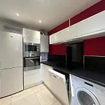 Lägenhet Spacieux Renove Avec Terrasse Et Parking Prive - Fr-1-374-99 *