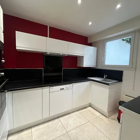 Spacieux Renove Avec Terrasse Et Parking Prive - Fr-1-374-99 Lägenhet