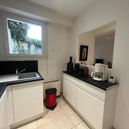 Spacieux Renove Avec Terrasse Et Parking Prive - Fr-1-374-99 شقة