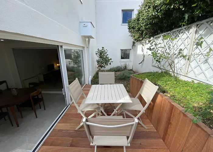 Spacieux Renove Avec Terrasse Et Parking Prive - Fr-1-374-99