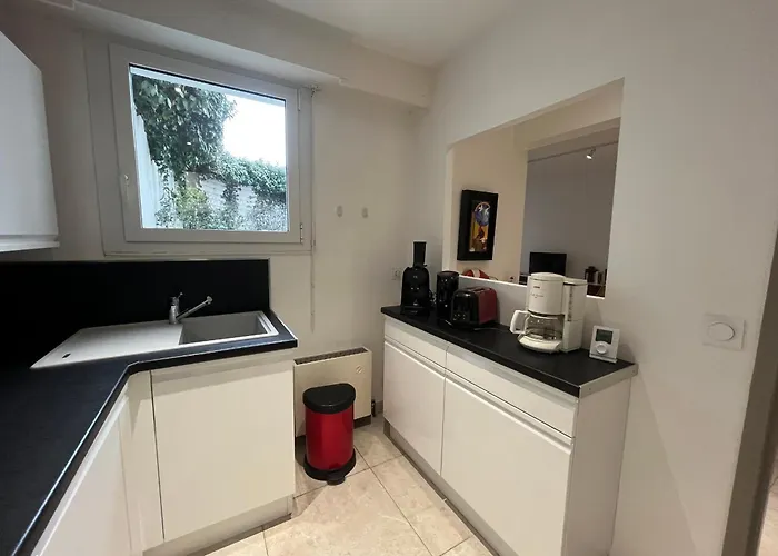 Spacieux Renove Avec Terrasse Et Parking Prive - Fr-1-374-99 شقة