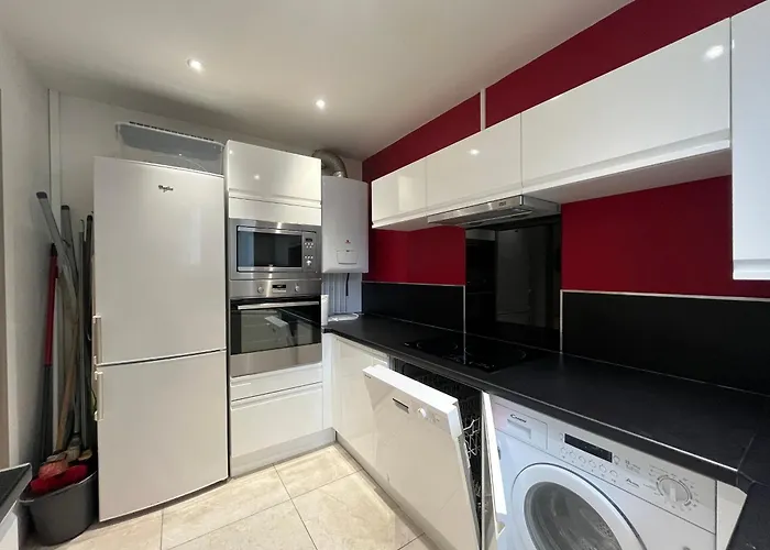 شقة Spacieux Renove Avec Terrasse Et Parking Prive - Fr-1-374-99 *